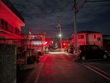 針の筵で眠るがいい
